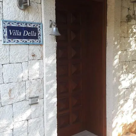 Villa Della